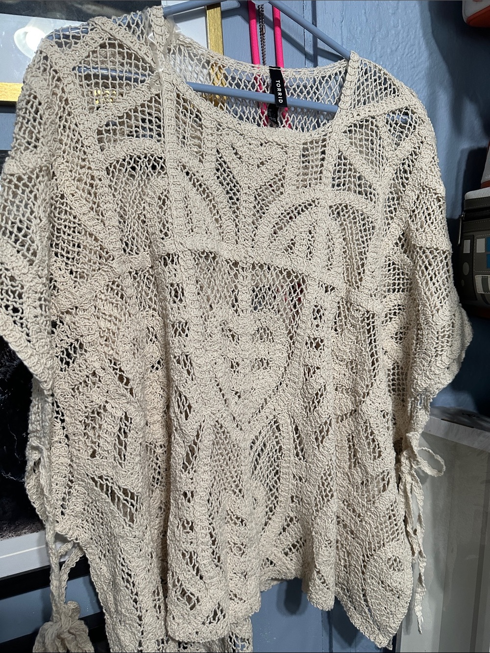 TORRID cream colored crochet poncho style top O/S